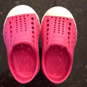 Native shoes pink